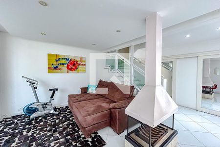 Sala de casa à venda com 4 quartos, 230m² em Bosque da Saúde, São Paulo