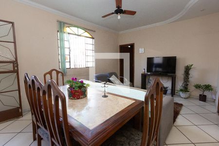 Casa à venda com 4 quartos, 120m² em Eldorado, Contagem