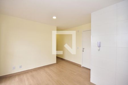 Sala de apartamento para alugar com 2 quartos, 43m² em Jardim Tres Irmaos, Taboão da Serra