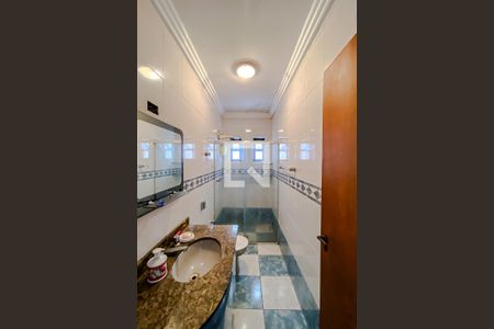 Banheiro da Suíte de casa à venda com 4 quartos, 300m² em Vila Claudia, São Paulo