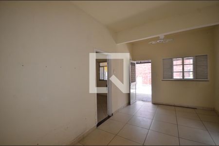 Sala de casa para alugar com 2 quartos, 69m² em Jardim Sulacap, Rio de Janeiro