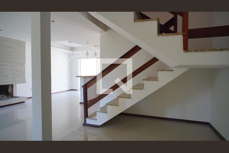 Sala  de casa à venda com 3 quartos, 145m² em Hípica, Porto Alegre