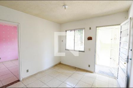 Sala de apartamento para alugar com 2 quartos, 44m² em Mangueira, Rio de Janeiro