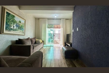 Sala  de casa à venda com 3 quartos, 236m² em Sagrada Família, Belo Horizonte