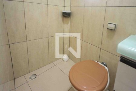 Banheiro de casa para alugar com 2 quartos, 86m² em Vila Ivg, São Paulo