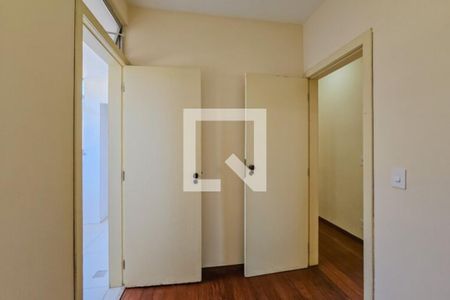 Corredor de apartamento para alugar com 3 quartos, 75m² em Sion, Belo Horizonte
