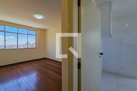 Quarto de apartamento para alugar com 3 quartos, 75m² em Sion, Belo Horizonte