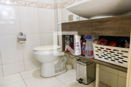 Banheiro de casa de condomínio à venda com 1 quarto, 40m² em Del Castilho, Rio de Janeiro