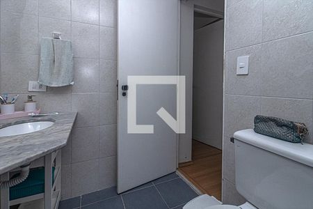 banheiro social_4 de apartamento para alugar com 1 quarto, 42m² em Aclimação, São Paulo