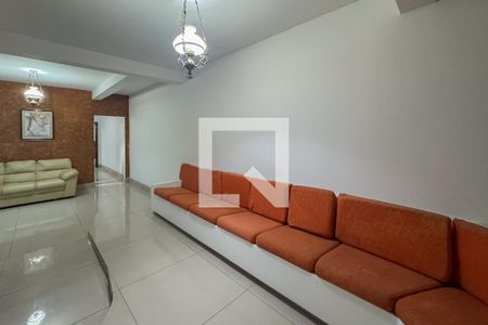 Casa à venda com 3 quartos, 240m² em Pindorama, Belo Horizonte