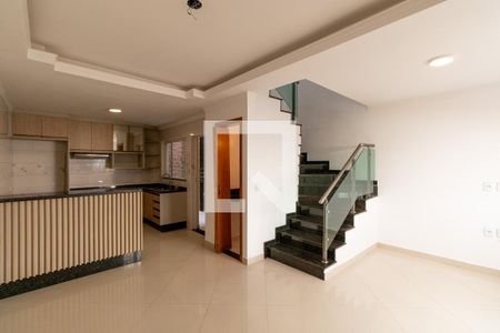 Sala e Cozinha de casa de condomínio para alugar com 2 quartos, 71m² em Vila Rio Branco, São Paulo