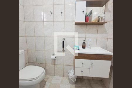Banheiro de casa à venda com 2 quartos, 82m² em Umuarama, Osasco