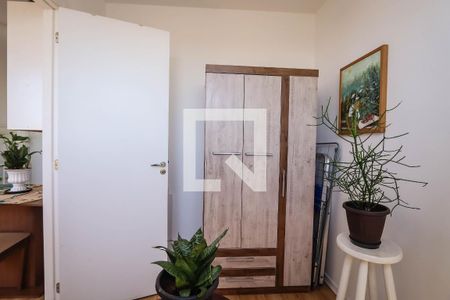 Quarto 2 de apartamento para alugar com 2 quartos, 38m² em Jardim Miriam, São Paulo