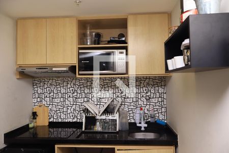 Cozinha de kitnet/studio para alugar com 1 quarto, 59m² em Caminho das Árvores, Salvador