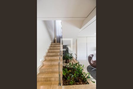 Escada de casa de condomínio à venda com 4 quartos, 485m² em Tamboré, Santana de Parnaíba