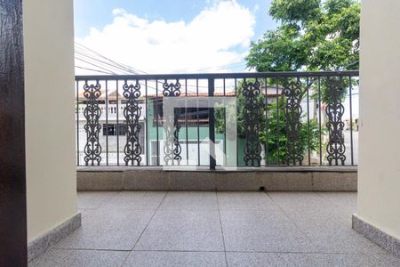 Sacada de casa para alugar com 2 quartos, 130m² em Vila Talarico, São Paulo