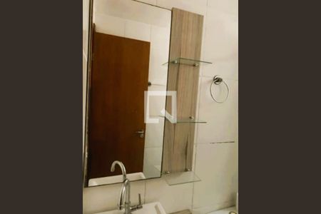 Banheiro de apartamento para alugar com 2 quartos, 50m² em Frei Leopoldo, Belo Horizonte