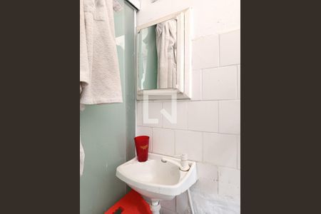 Banheiro de kitnet/studio à venda com 1 quarto, 29m² em Pinheiros, São Paulo