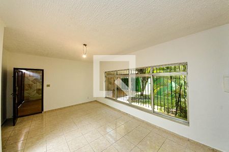 Casa à venda com 4 quartos, 230m² em Jardim Avelino, São Paulo