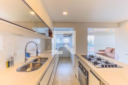 Sala e cozinha de apartamento para alugar com 2 quartos, 65m² em Jardim da Gloria, São Paulo