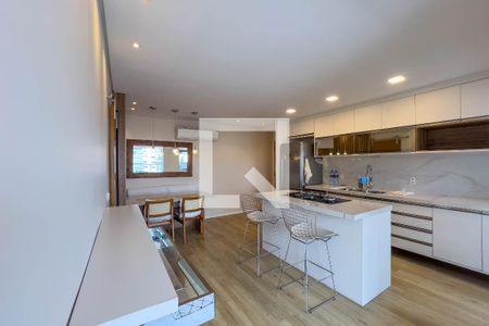 Sala e cozinha de apartamento para alugar com 2 quartos, 65m² em Jardim da Gloria, São Paulo