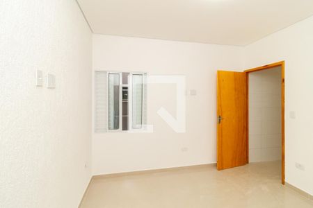 Suíte de casa para alugar com 2 quartos, 80m² em Vila Nivi, São Paulo
