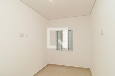 Quarto de casa para alugar com 2 quartos, 80m² em Vila Nivi, São Paulo