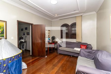 Casa à venda com 8 quartos, 574m² em Pampulha, Belo Horizonte