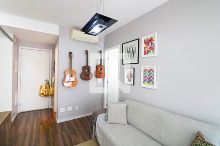 Sala / Cozinha de kitnet/studio à venda com 1 quarto, 49m² em Itaim Bibi, São Paulo
