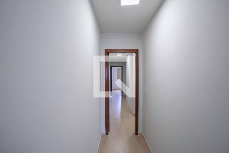 Corredor de casa à venda com 4 quartos, 210m² em Castelo, Belo Horizonte