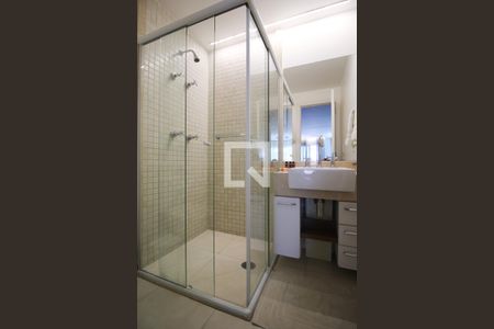 Banheiro de apartamento à venda com 3 quartos, 130m² em Vila Olímpia, São Paulo