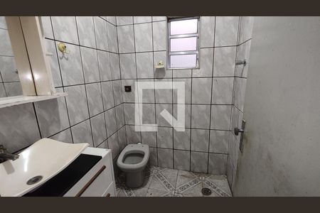 Banheiro de casa para alugar com 1 quarto, 52m² em Vila Nova Curuca, São Paulo