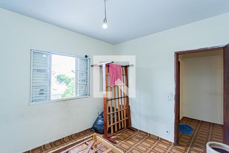 Quarto 1 de casa para alugar com 2 quartos, 180m² em Vila Serralheiro, São Paulo