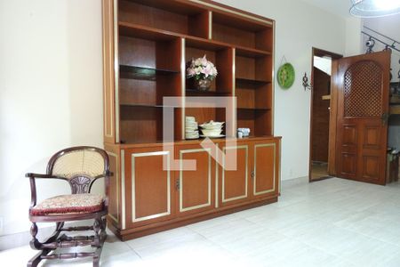 Sala de casa à venda com 3 quartos, 200m² em Tanque, Rio de Janeiro