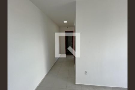 Corredor de apartamento para alugar com 2 quartos, 40m² em Inhaúma, Rio de Janeiro