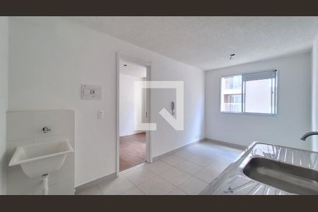 Sala/Cozinha/Área de serviço de apartamento à venda com 1 quarto, 30m² em Parque Industrial Tomas Edson, São Paulo
