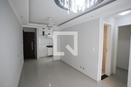 Sala de apartamento para alugar com 2 quartos, 52m² em Taquara, Rio de Janeiro