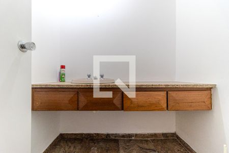 Lavabo de apartamento para alugar com 3 quartos, 304m² em Higienópolis, São Paulo