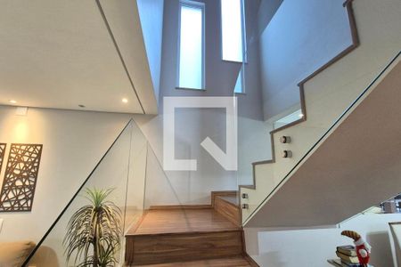 Escada  de casa à venda com 4 quartos, 230m² em Jardim New York, Campinas