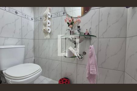 Lavabo de casa à venda com 3 quartos, 111m² em Vila Vitória, Santo André