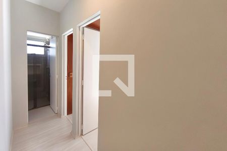Corredor de apartamento à venda com 2 quartos, 57m² em Vila Maria Eugênia, Campinas