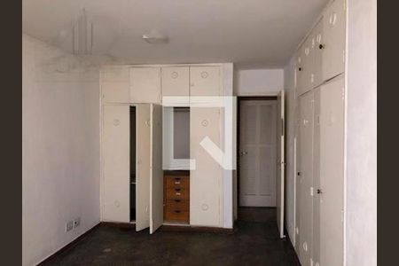 Casa à venda com 4 quartos, 240m² em Bosque da Saúde, São Paulo