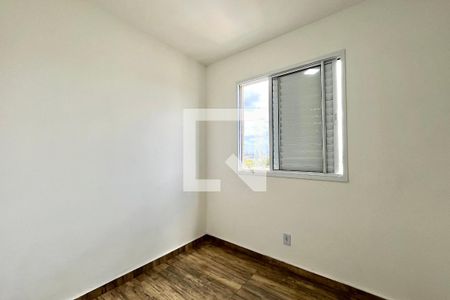 Quarto 2 de apartamento para alugar com 2 quartos, 33m² em Jardim Itacolomi, São Paulo