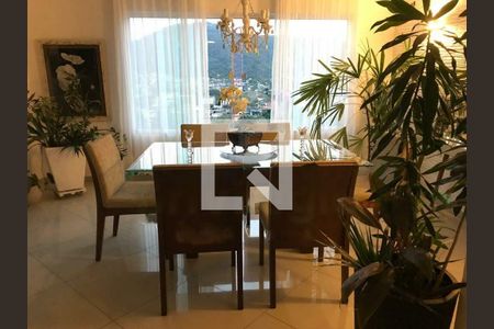 Casa à venda com 4 quartos, 285m² em Taquara, Rio de Janeiro