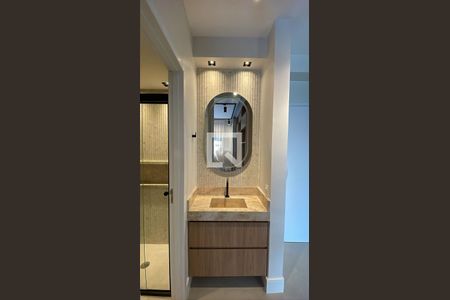 Banheiro de apartamento para alugar com 1 quarto, 32m² em Pinheiros, São Paulo