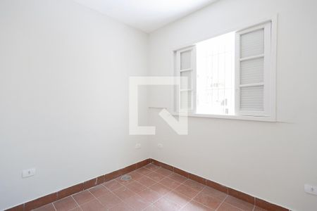 Quarto 2 de casa para alugar com 2 quartos, 60m² em Vila Guaca, São Paulo