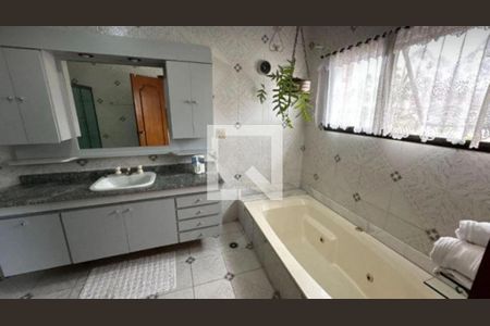 Casa à venda com 3 quartos, 230m² em Vila Carrão, São Paulo