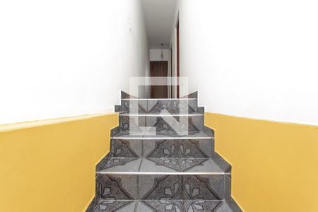 Escada  de casa para alugar com 3 quartos, 499m² em Vila Santa Teresinha, São Paulo