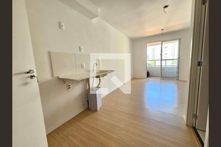 Sala/Cozinha de kitnet/studio à venda com 1 quarto, 24m² em Itaim Bibi, São Paulo