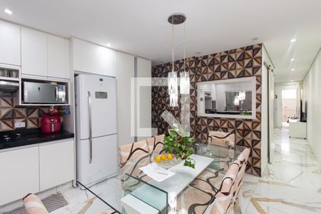 Cozinha de casa para alugar com 3 quartos, 180m² em Jardim das Oliveiras, São Paulo